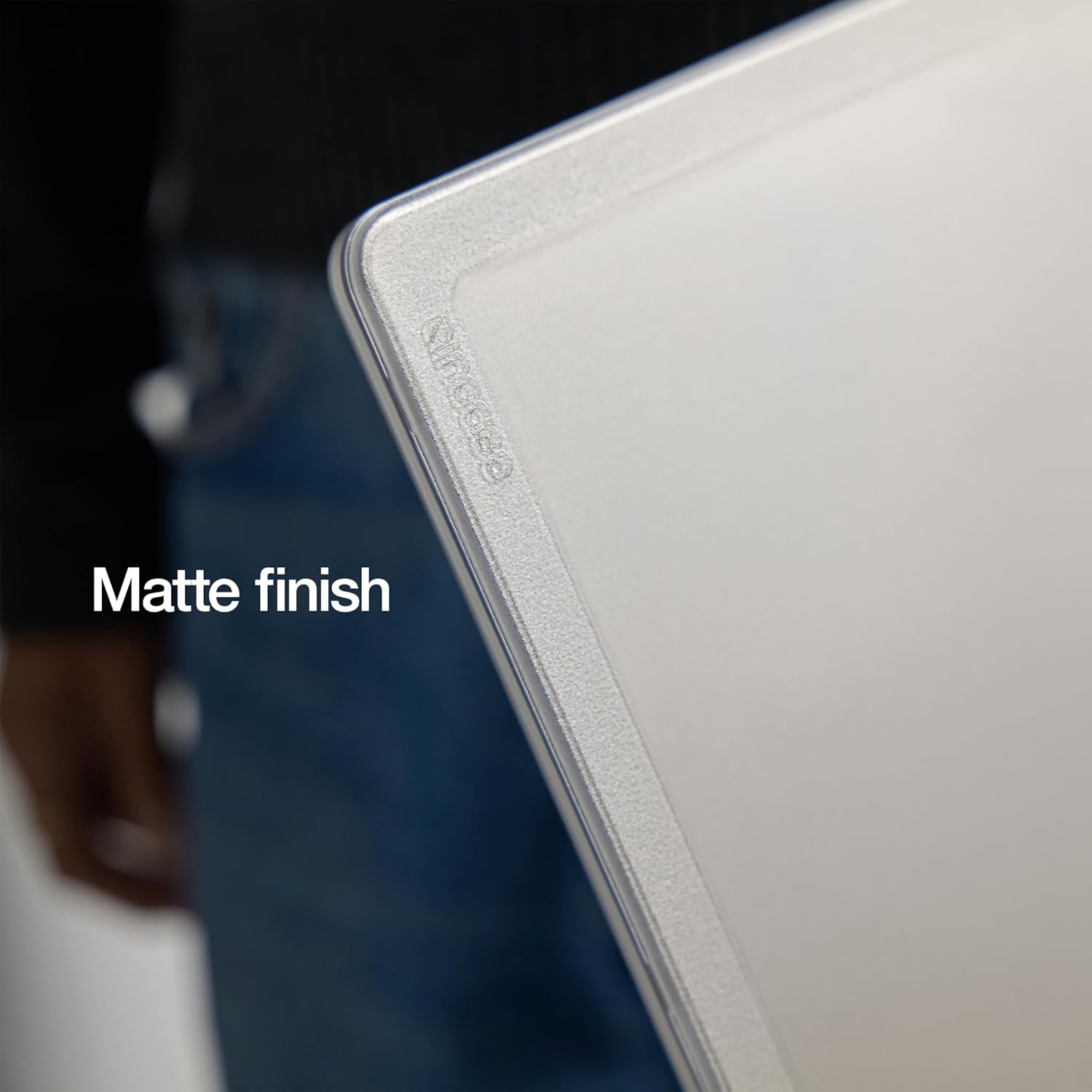 INCASE EDGE FUNDA RIGIDA PARA MACBOOK PRO 14 PULGADAS CLEAR - Imagen 2