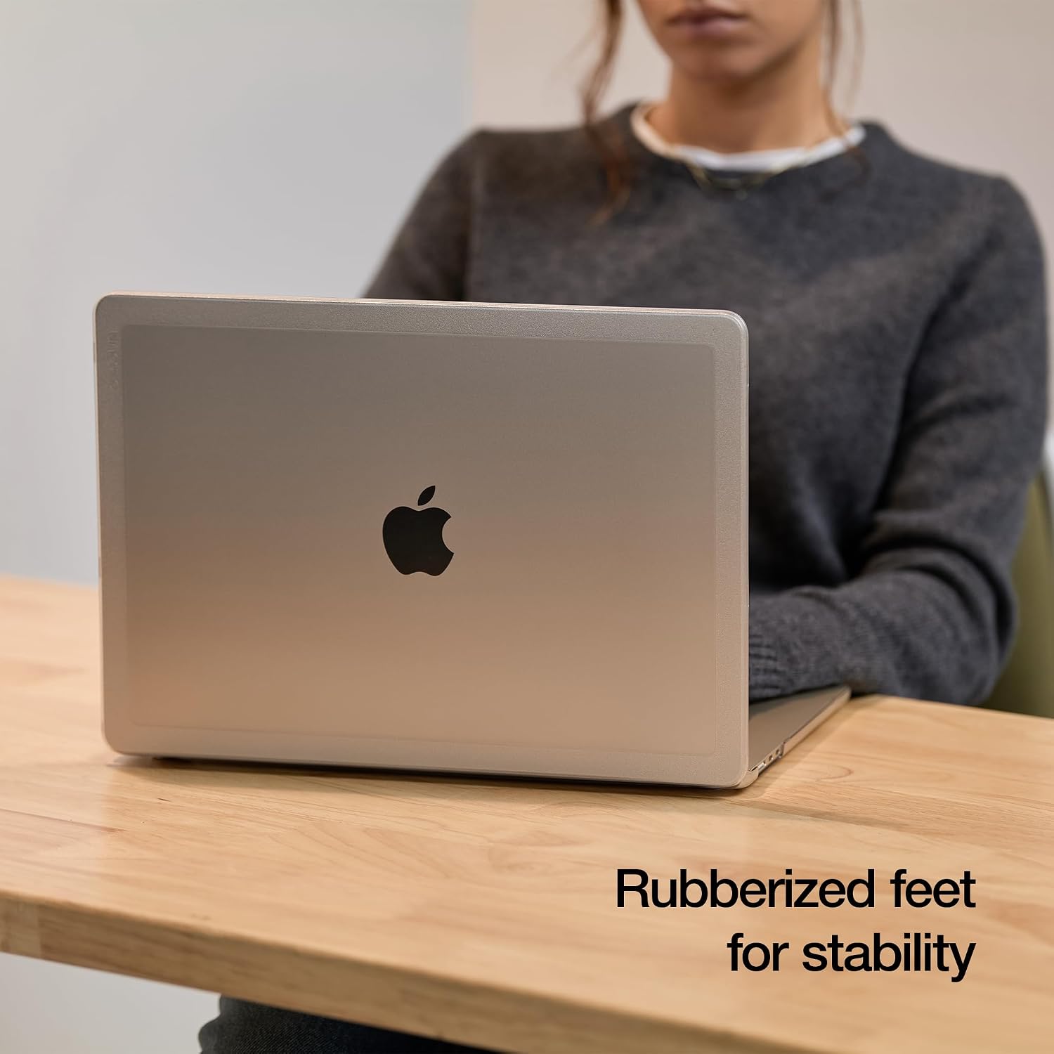 INCASE EDGE FUNDA RIGIDA PARA MACBOOK PRO 14 PULGADAS CLEAR - Imagen 8